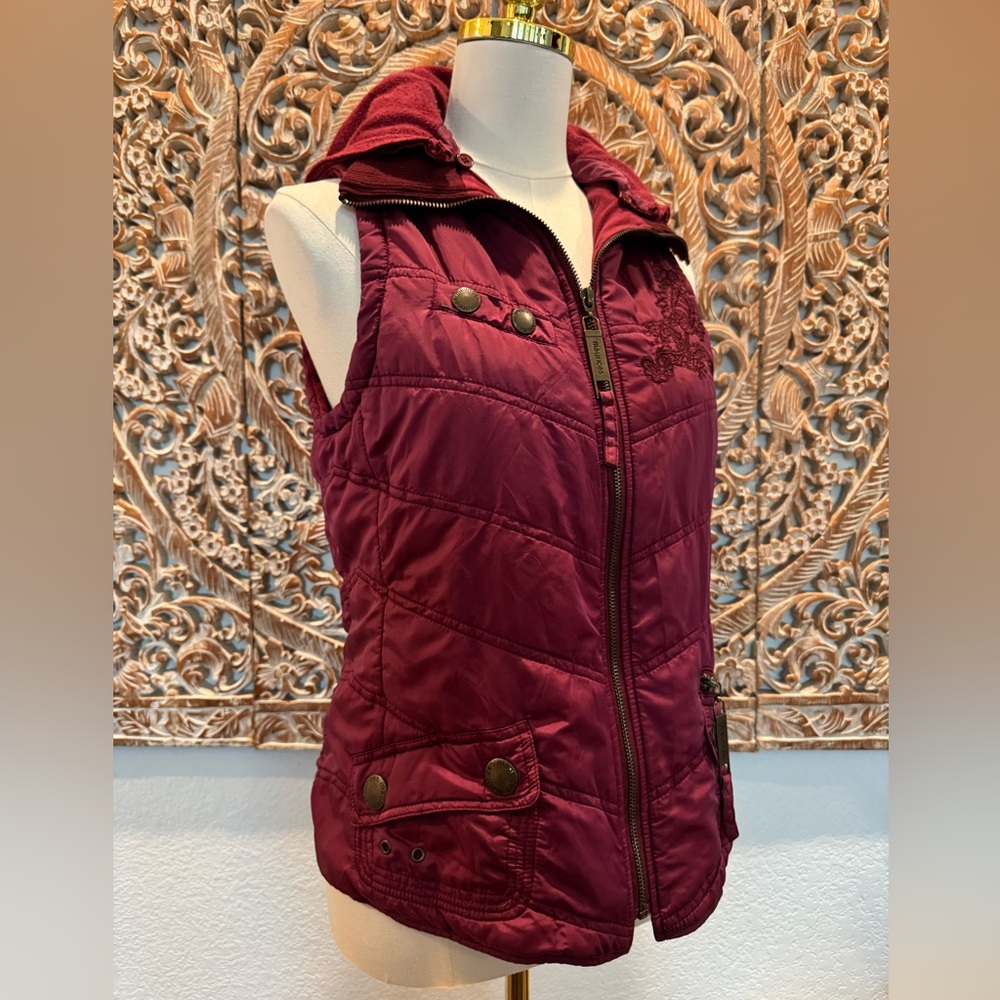 Maurices Raspberry Burgundy Hooded Vest w/ Embroidery Detail- size M - Picture 5 of 16